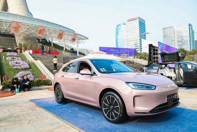 上海举办汽车消费嘉年华：今年购置新能源车继续免征车辆购置税