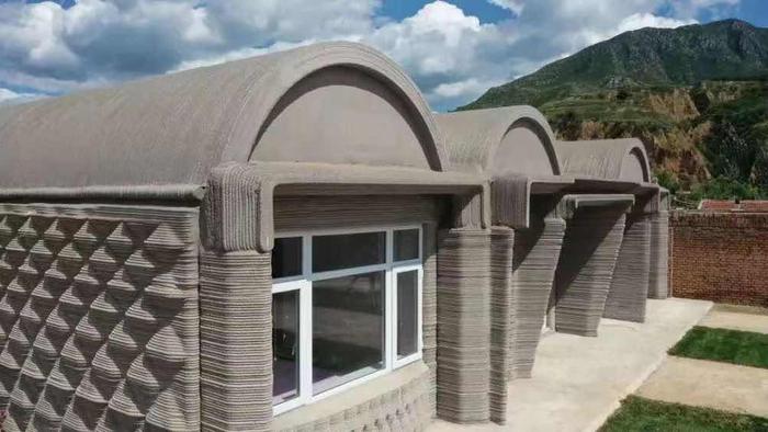 在河北农村，清华教授造了一栋“3D混凝土打印”的房子