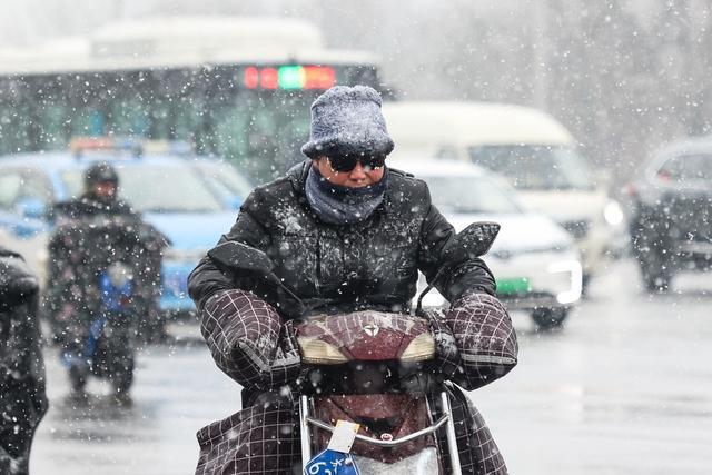 山西太原迎降雪天气