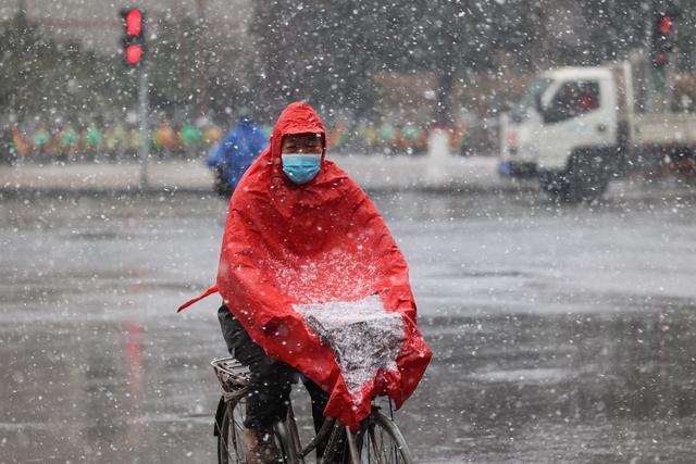 山西太原迎降雪天气