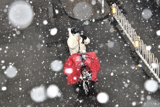 山西太原迎降雪天气