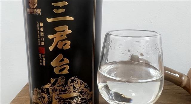 酒桌上倒酒敬酒，一定要从右边开始？以前不懂，现在明白还来得及