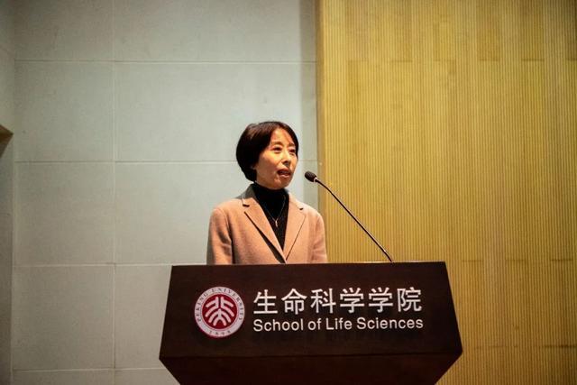 顶尖学者全职归国加盟母校：陈雪梅就任北大生科院院长