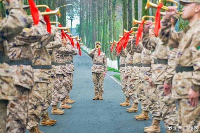 西藏军区川藏兵站部严密组织司号员集训