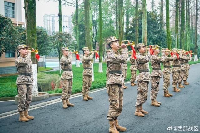 西藏军区川藏兵站部严密组织司号员集训