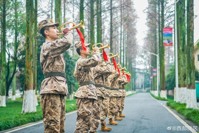 西藏军区川藏兵站部严密组织司号员集训