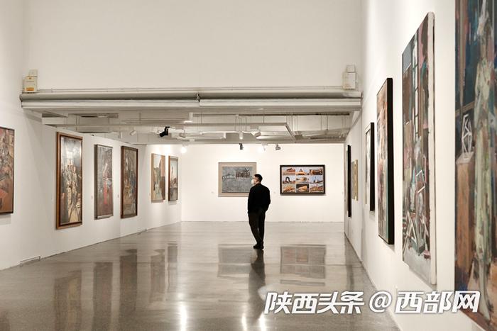 视频丨西安美术馆新展来了！西安美院油画系“知·行”系列展览今天开幕