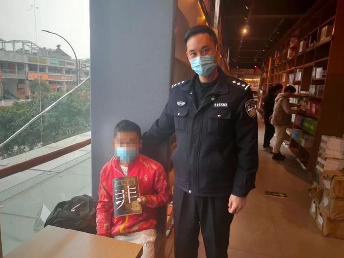 杭州男子偷走外卖餐食，被抓时正在书店捧读推理小说