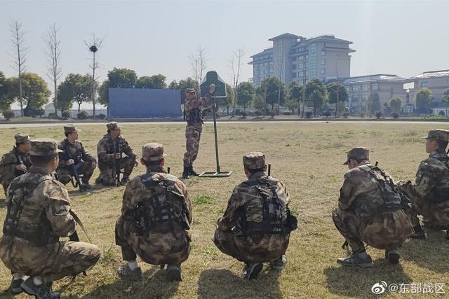 浙江省杭州市钱塘区人武部组织民兵教练员集训