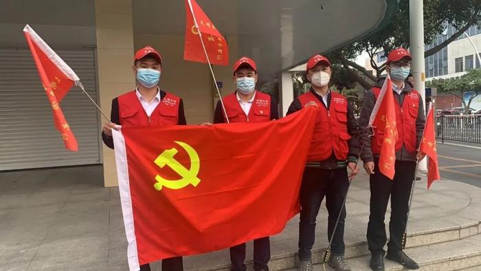 爆赞！厦门这家公司在街头做了这事，太有意义了！现场画面……