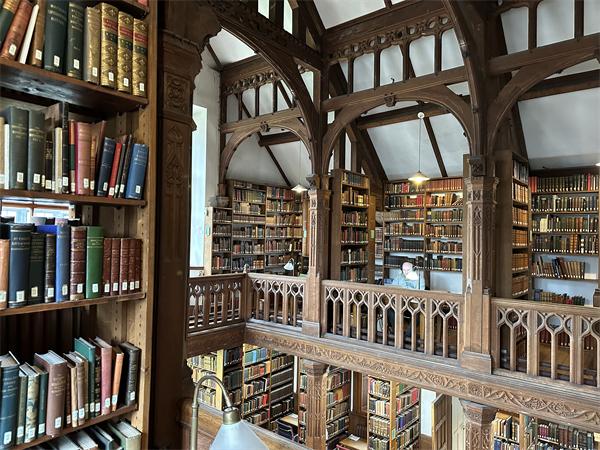 寻书欧洲｜格莱斯顿图书馆：资助学者住进图书馆看书