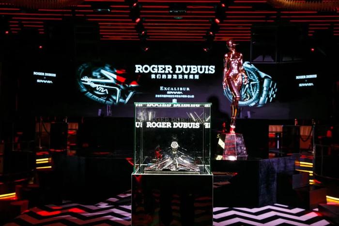 “表圈坏小子”罗杰杜彼Roger Dubuis新店开幕，全新空山基合作表款首秀成都