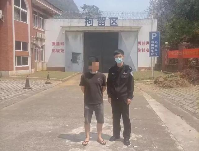 男子驾车撞人撞车后弃车逃逸，8小时后交警将他查获归案！