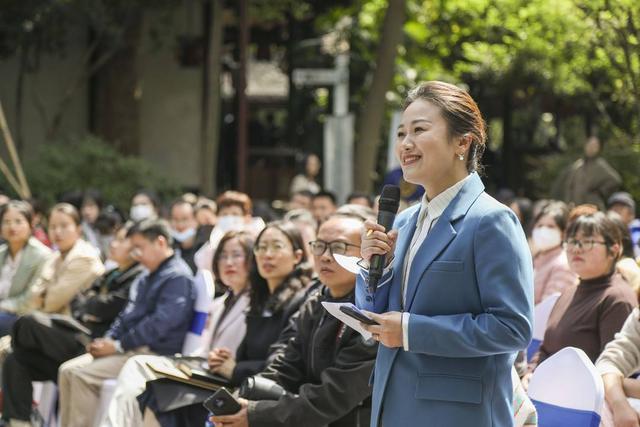 李贵对话志愿者：苏轼强调的记忆与感知，是我们面对人工智能的最大优势|东坡大家讲