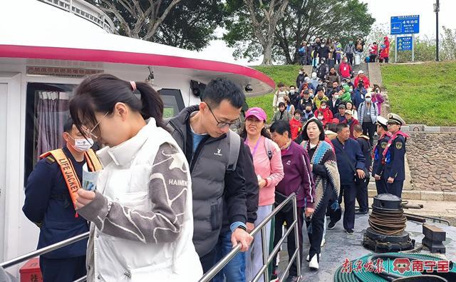 桂林漓江精华游航线旅游客船恢复通航