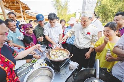 传授招牌菜提升餐饮服务水平