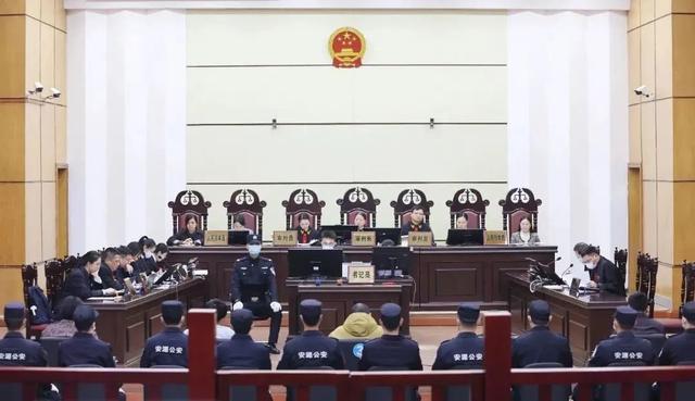 萍乡市安源区人民法院一审公开开庭审理被告人吴军豹、任伟强等5人非法拘禁案