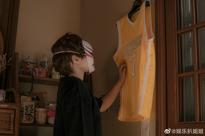 高难度扣篮与绝杀瞬间点燃球迷激情