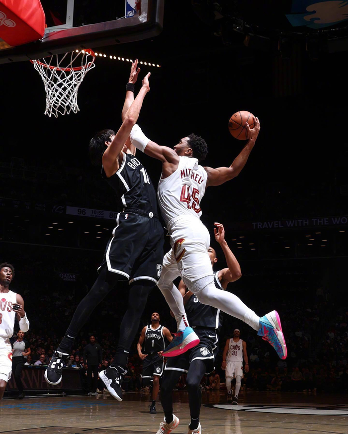 NBA集锦布克狂砍40分带领太阳逆转取胜全场高光时刻回顾