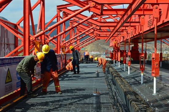 渝昆高铁建设提速 西南地区高铁飞驰将成现实