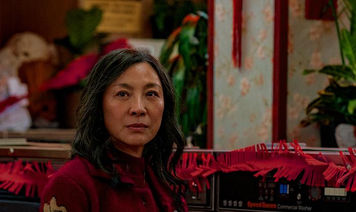 杨紫琼的奥斯卡：一位跨国华人明星的亚裔化