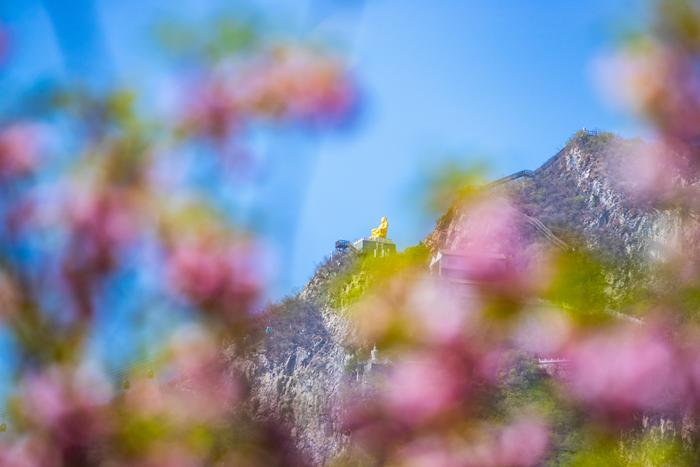 行走在春天里，千峰竞秀千灵山