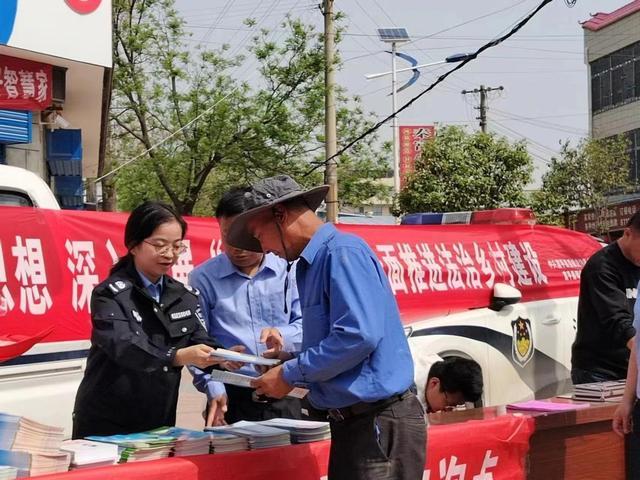 富平县司法局：普法宣传进集市 法律服务暖人心