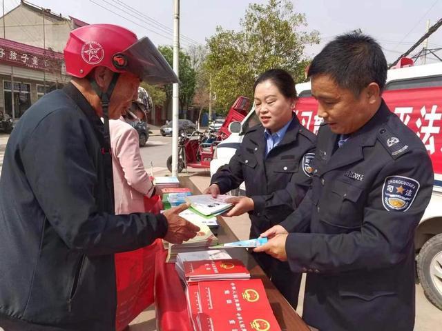 富平县司法局：普法宣传进集市 法律服务暖人心