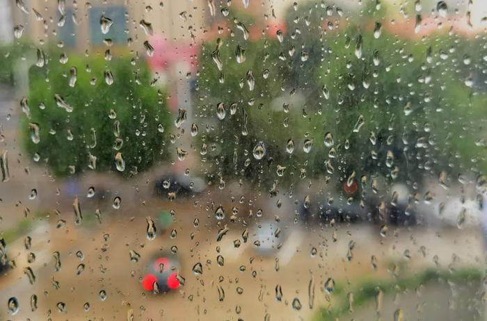 你的棉服准备好了吗？雨还要持续两天……温度难以回升