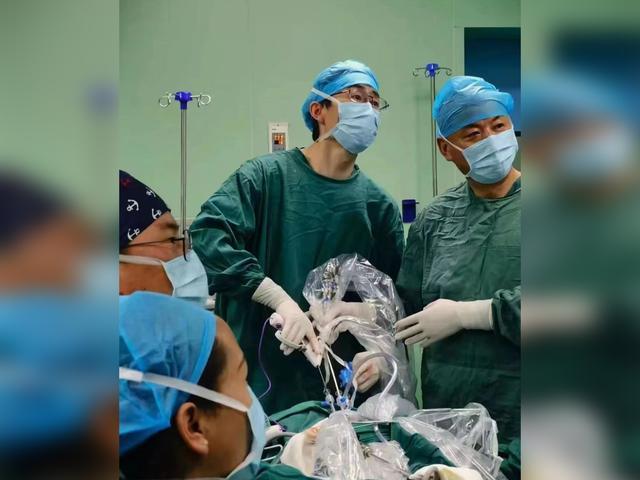 高原缺氧肺功能差患者如何手术？上海援藏医生成功救治食管癌老伯