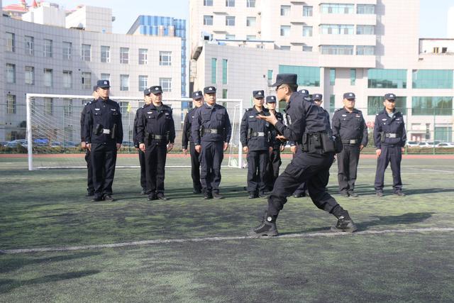 练兵强警正当时——府谷县公安局巡特警大队开展专业技能训练
