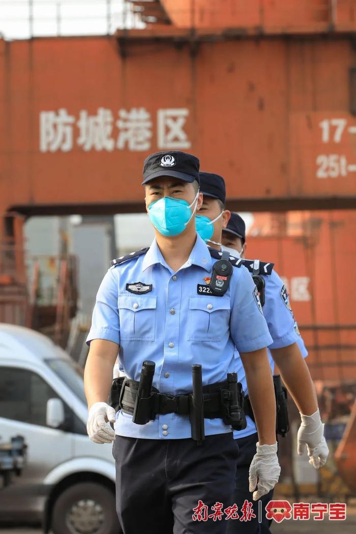 “五一”假期广西移民管理警察昼夜坚守在口岸一线，他们是国门下的亮丽“藏青蓝”
