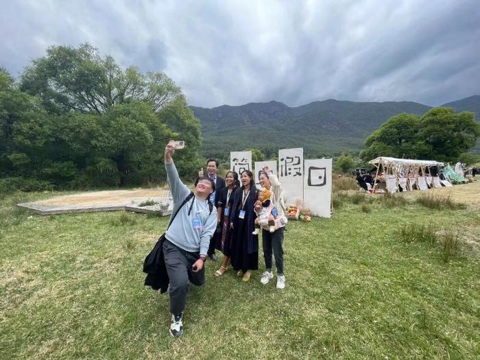 雪山下的简单假日生活节，音乐、市集、旅行和公益相遇