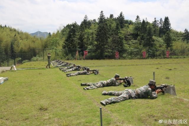 浙江省龙游县组织基层专武干部、民兵干部骨干和民兵连长集训