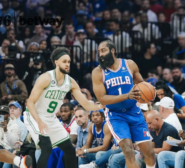 哈登回归首秀贡献三双篮网三人组合砍87分大胜对手