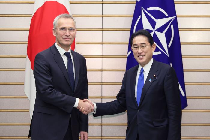 当地时间1月31日,北约秘书长斯托尔滕贝格与日本首相岸田文雄在东京会面 图源:日本外务省