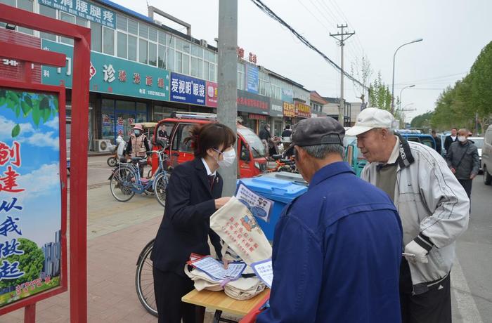 图片新闻丨开展防范非法集资宣传活动