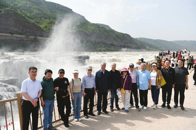 电影剧本《歌从黄河来》在临汾研讨