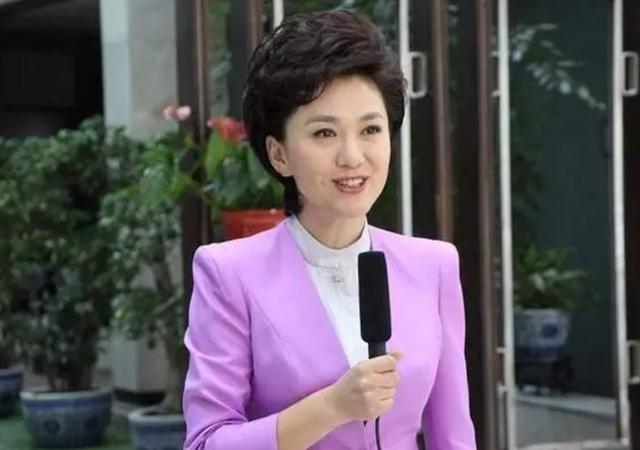 51岁新闻联播主持海霞升职,成管理中心副主任,已在央视工作30年