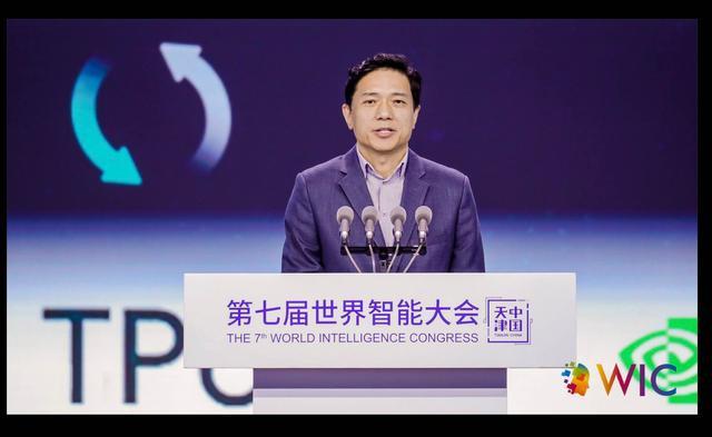 李彦宏：我不担心大模型会导致人类工作机会减少