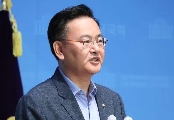 韩国心理上跻身“G8”?