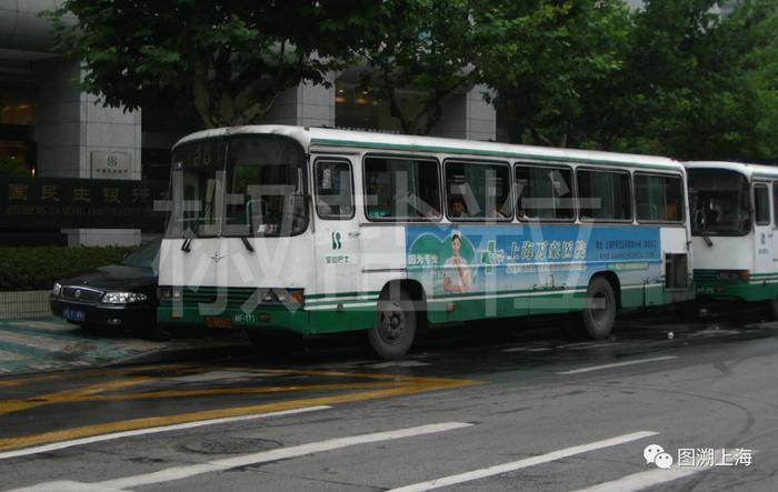 201路SK6104HP型公共汽车,威海路(Aizome 摄)