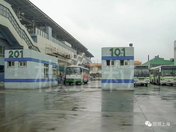 同济路水产路终点站(贺佳伟 摄)