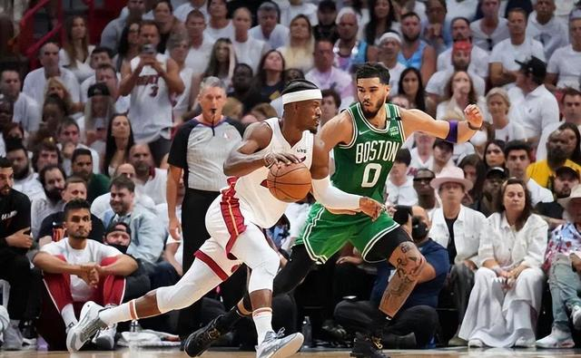 塔图姆持续爆发成NBA联盟门面