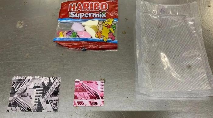 见到这种小纸片，立即报警→