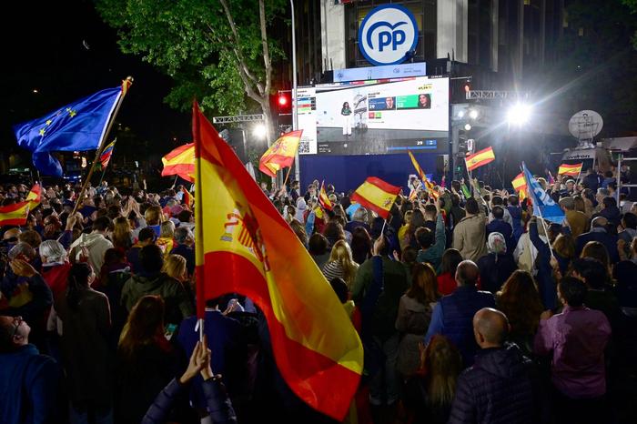 提前大选，西班牙首相桑切斯的“一步险棋”