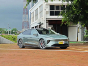 看看成功人士的豪华车选择