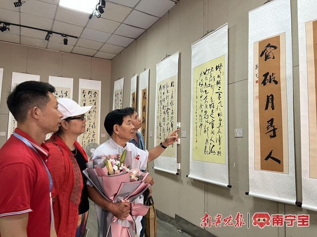 年近八十笔耕不辍，曾戈书法作品展在南宁举行