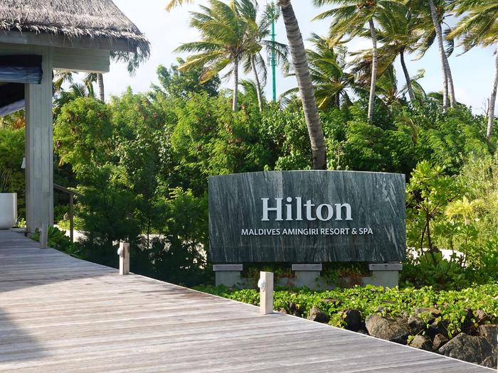 首席体验官｜希尔顿酒店及度假村马尔代夫首秀，邂逅魔鬼鱼拜访卧室的海岛假期