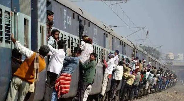 1000多人伤亡！印度铁路事故背后的根本原因是什么？